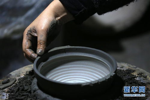 多彩贵州网 贵州织金 巧手制陶 点泥成金